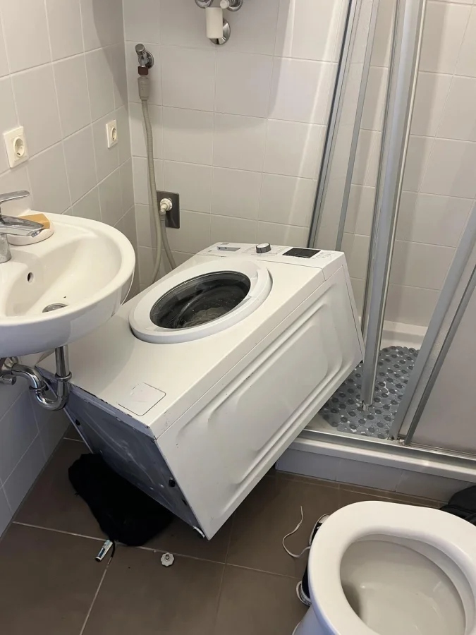 Bad Days Happen (19 pics)