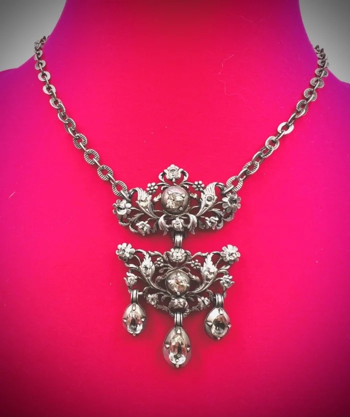 Cool Finds In Thrift Shops (20 pics)