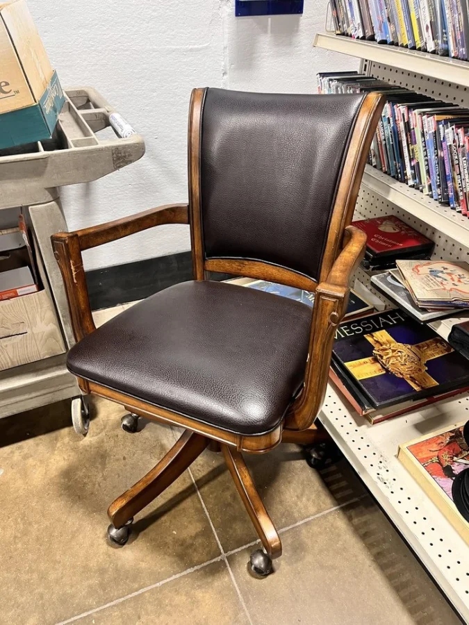 Cool Finds In Thrift Shops (20 pics)