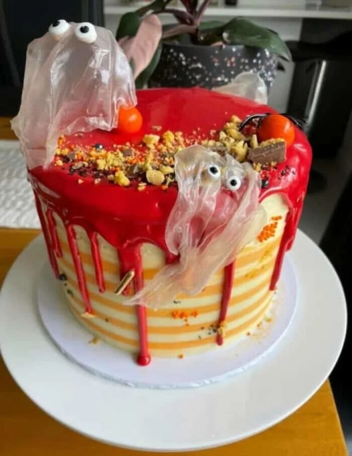 Odd Cakes (17 pics)