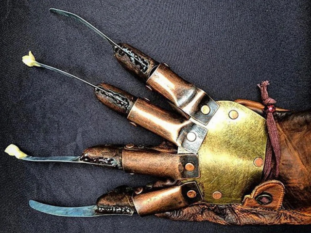 Unusual Finds At Customs (20 pics)