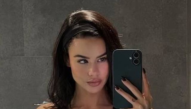 Selfie Girls (48 pics)