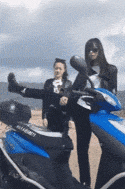 Acid GIFs, June 20 (25 gifs)