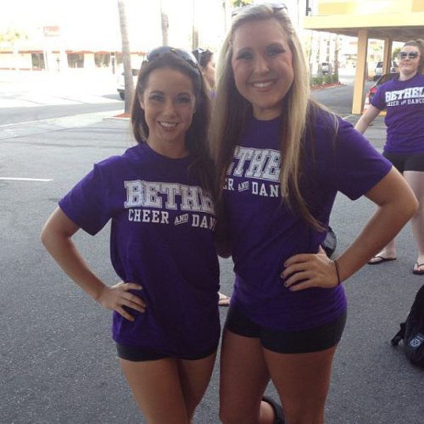 Hilarious Photobombs (23 pics)