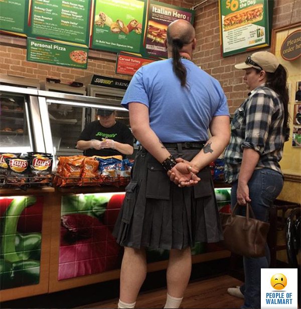 Strange People In Shops (20 pics)