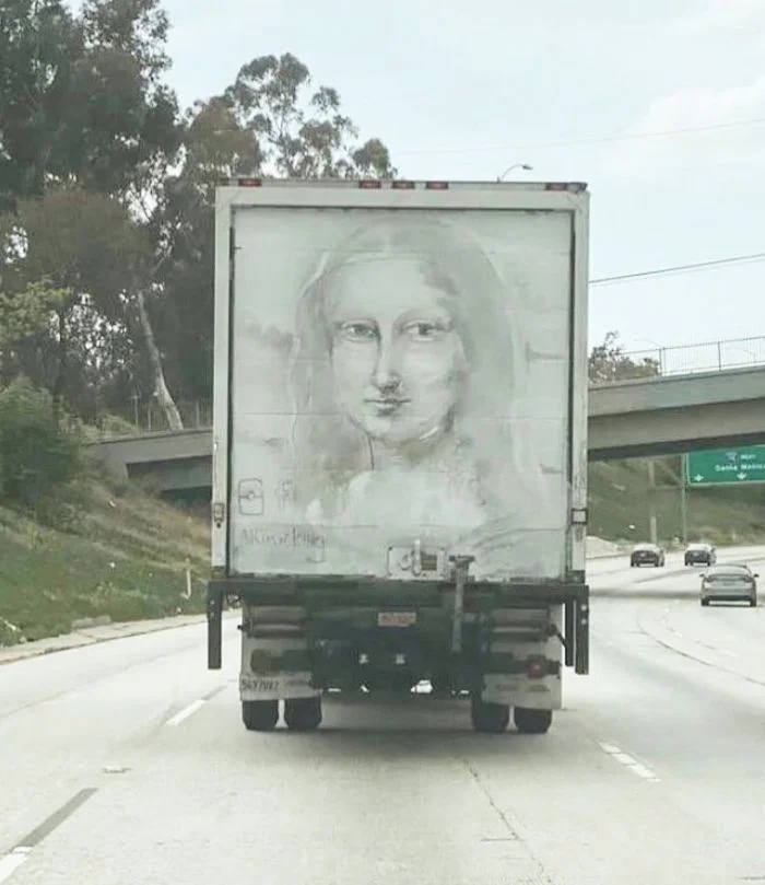 Strange Encounters On The Road (21 pics)