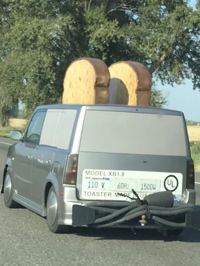 Strange Encounters On The Road (21 pics)