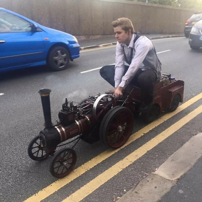 Strange Encounters On The Road (21 pics)
