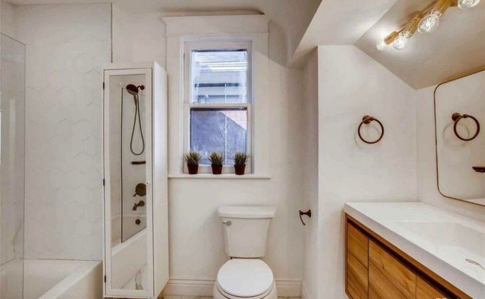 What Is Going On Here? (20 pics)
