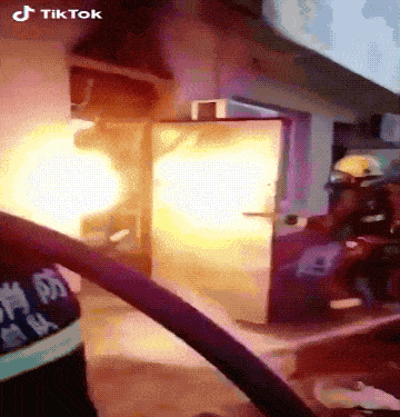 Acid GIFs, July 2 (25 gifs) Acid GIFs, July 2 (25 gifs)