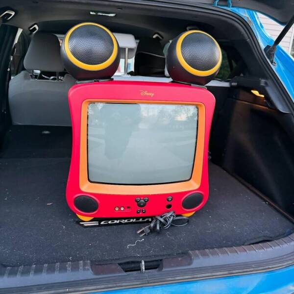 Cool Finds In Thrift Shops (23 pics)