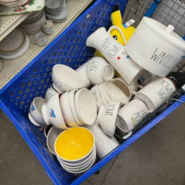Cool Finds In Thrift Shops (23 pics)