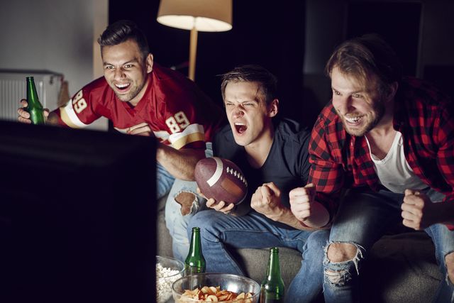 What influences the movement of odds – insiders, betting volume, injuries and trends