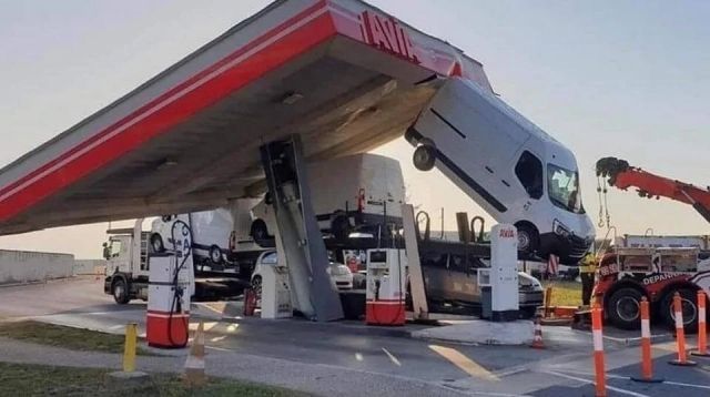 Bad Drivers (16 pics)