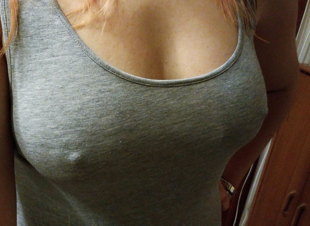 Braless Girls (27 pics)