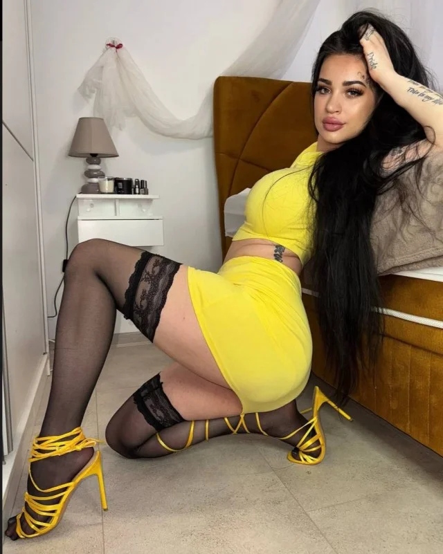 Hot Girls (25 pics)
