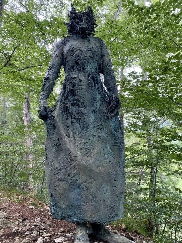 Weird Finds In Forests (18 pics)