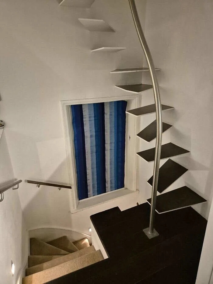 Dangerous Stairs (16 pics)