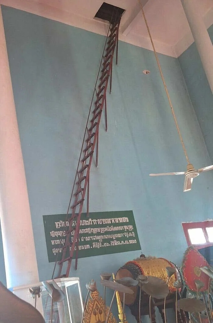 Dangerous Stairs (16 pics)