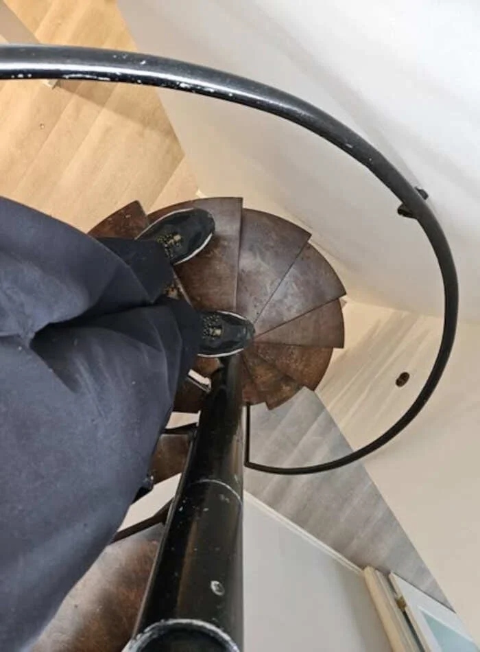 Dangerous Stairs (16 pics)