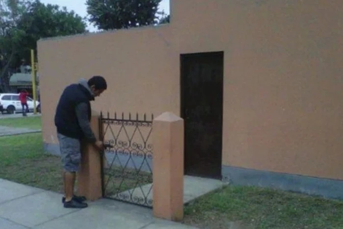 Failed Constructions (16 pics)