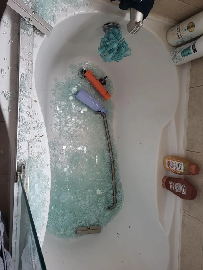Bad Days Happen (23 pics)