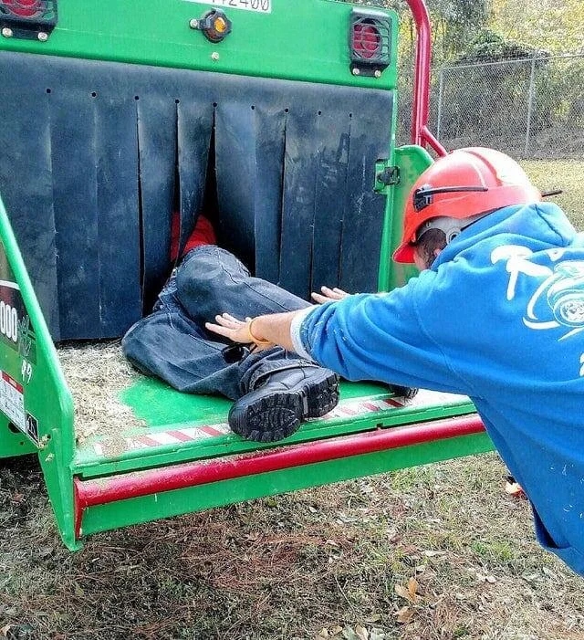 They Don't Care About Safety (17 pics)
