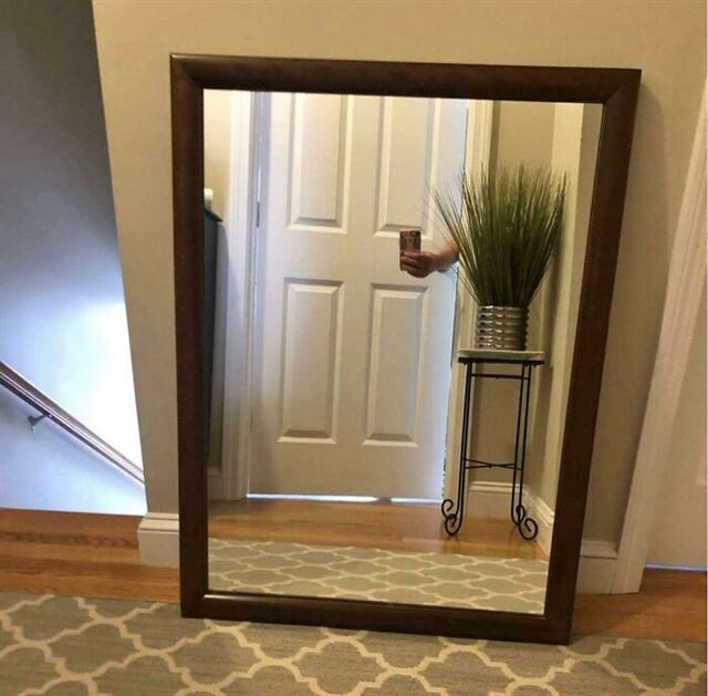 They Are Trying To Sell A Mirror (23 pics)