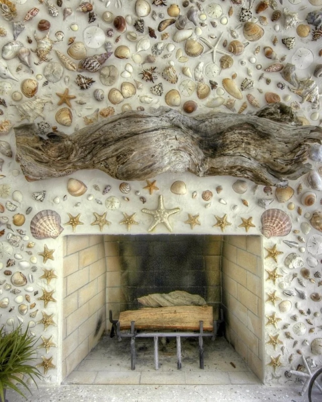 Strange Constructions (17 pics)