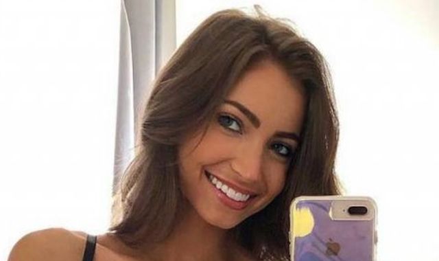 Selfie Girls (46 pics)