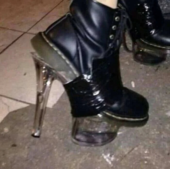 What Is Going On Here? (15 pics)