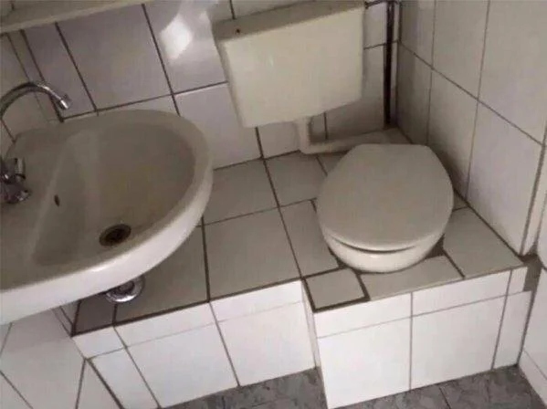 Weird Constructions (18 pics)