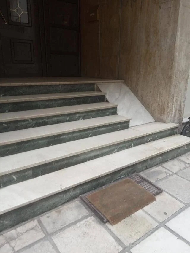 Weird Constructions (18 pics)
