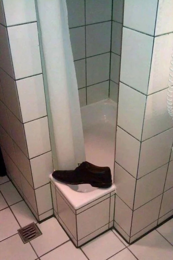 Weird Constructions (18 pics)