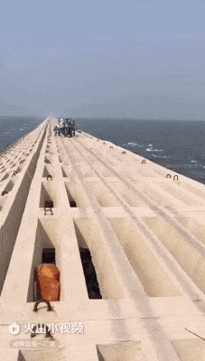 Acid GIFs, July 24 (25 gifs) Acid GIFs, July 24 (25 gifs)