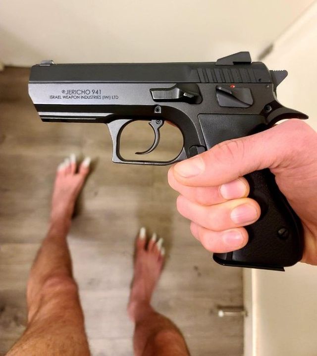 What Is Going On Here? (24 pics)