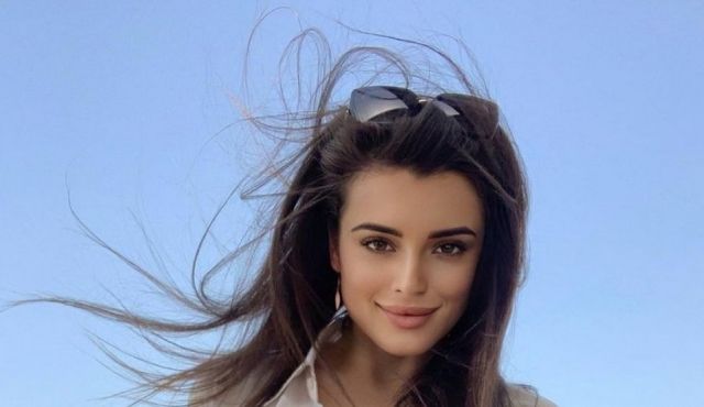 Girls In Jeans (23 pics)
