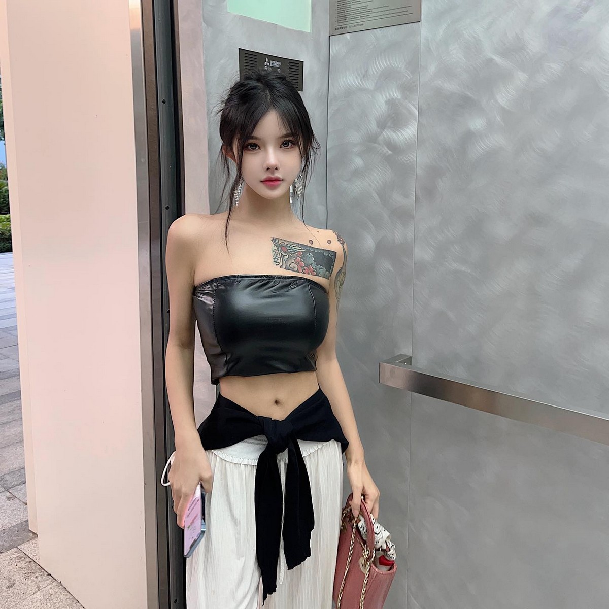 Asian Girls (23 pics)