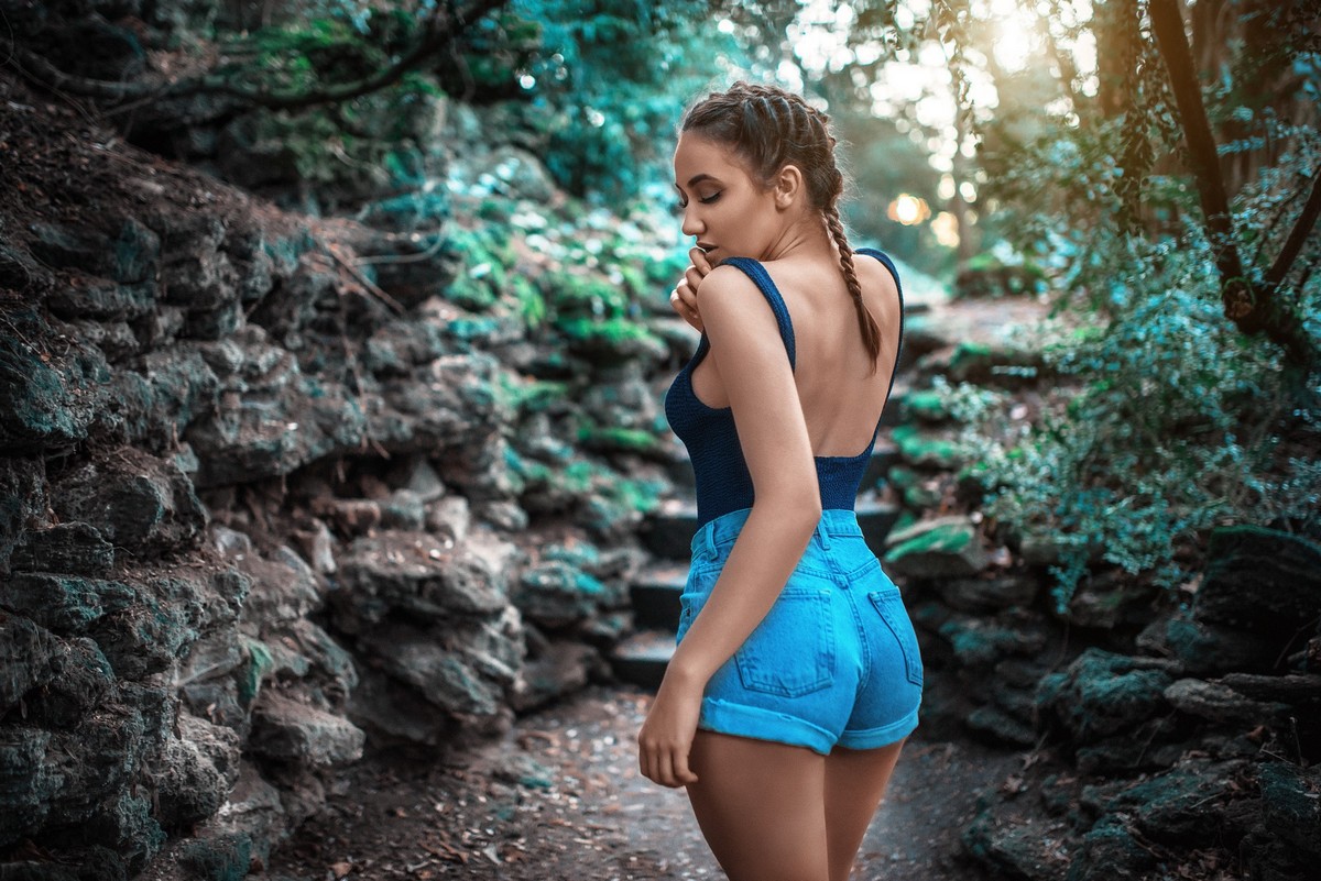Girls In Shorts (23 pics)