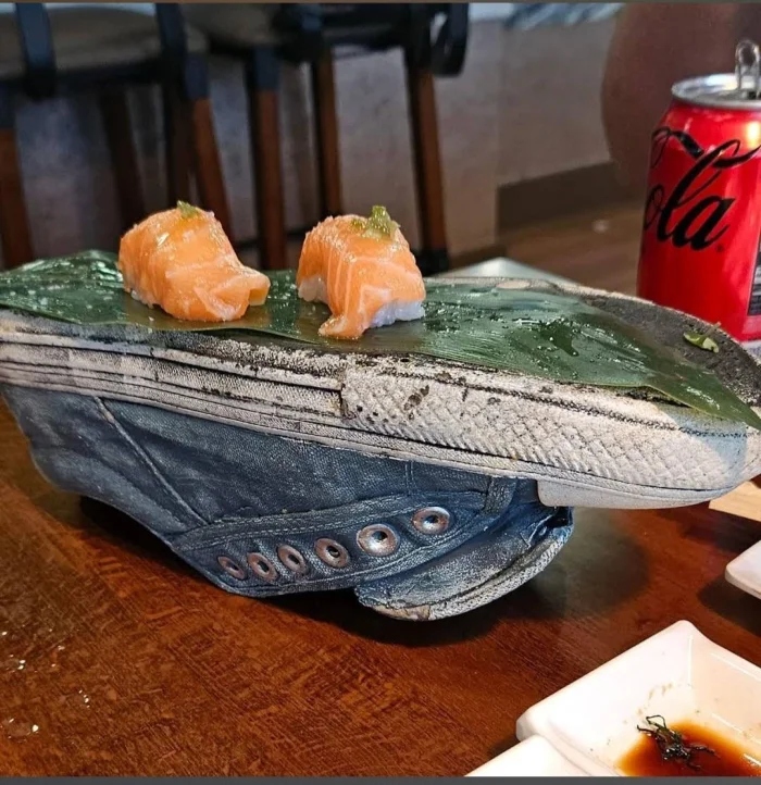 Strange Food Serving (23 pics)