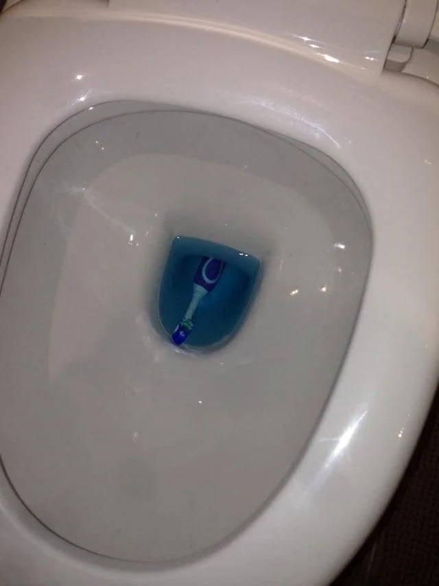 Bad Days Happen (16 pics)