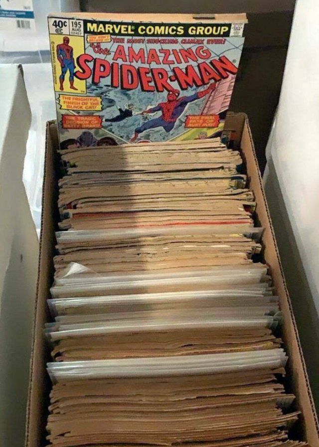 Interesting Finds In Old Houses (25 pics)