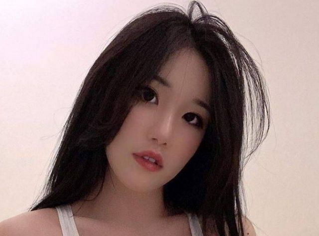 Asian Girls (23 pics)
