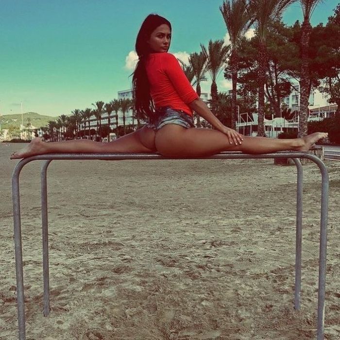 Sporty Girls (22 pics)
