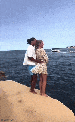 Acid GIFs, August 8 (25 gifs) Acid GIFs, August 8 (25 gifs)