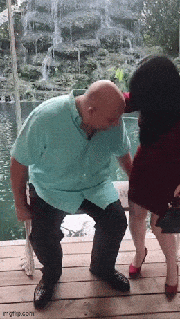 Acid GIFs, August 13 (25 gifs)