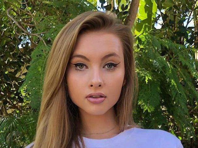 Hot Girls (25 pics)