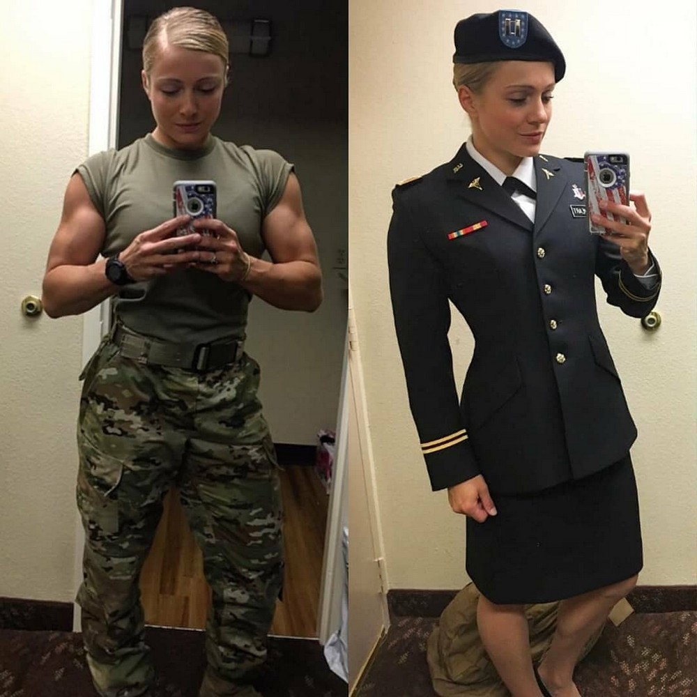 Girls With And Without Uniform (25 pics)