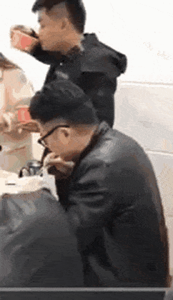 Acid GIFs, August 19 (25 gifs) Acid GIFs, August 19 (25 gifs)