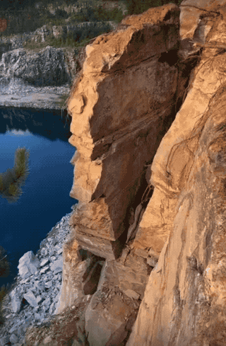 Acid GIFs, August 20 (25 gifs) Acid GIFs, August 20 (25 gifs)